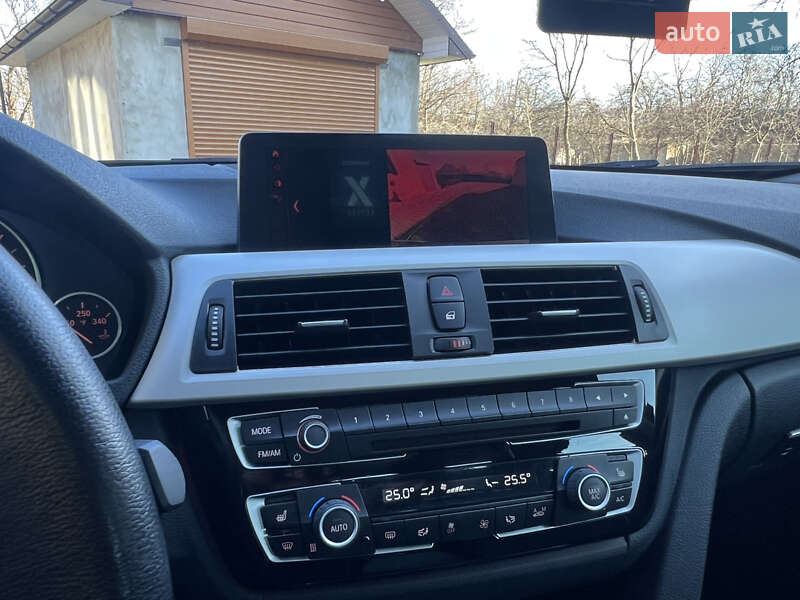 Седан BMW 3 Series 2017 в Косові