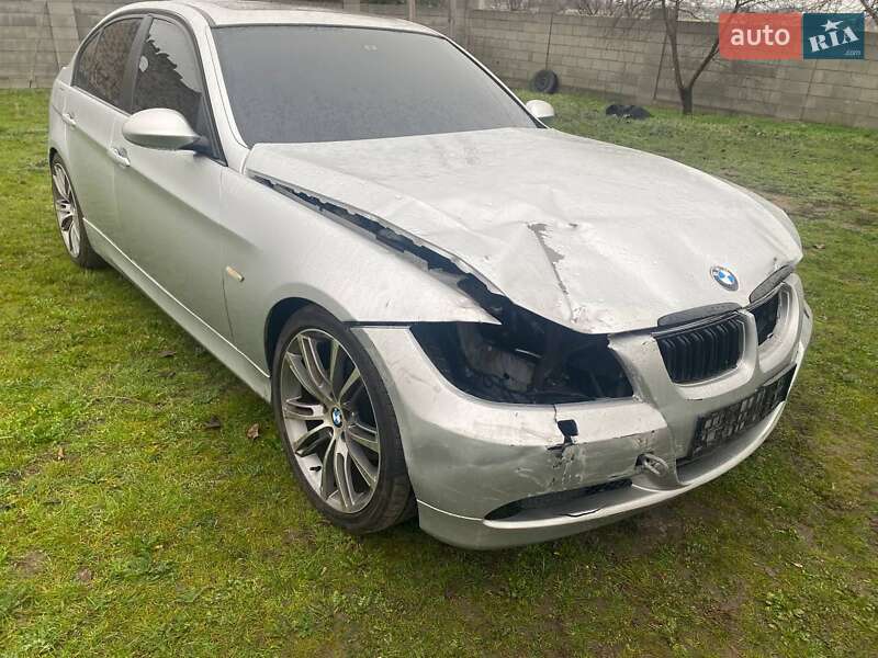 Седан BMW 3 Series 2005 в Каменском