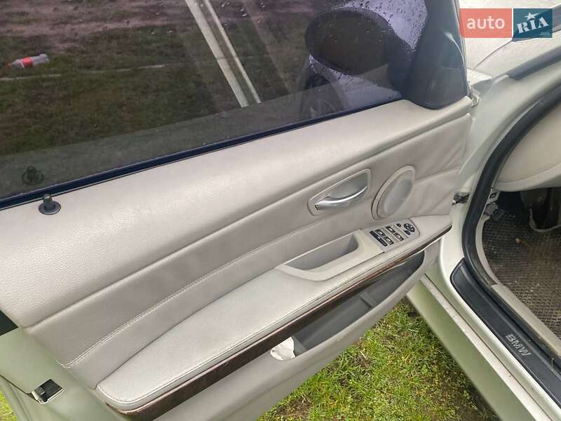 Седан BMW 3 Series 2005 в Каменском