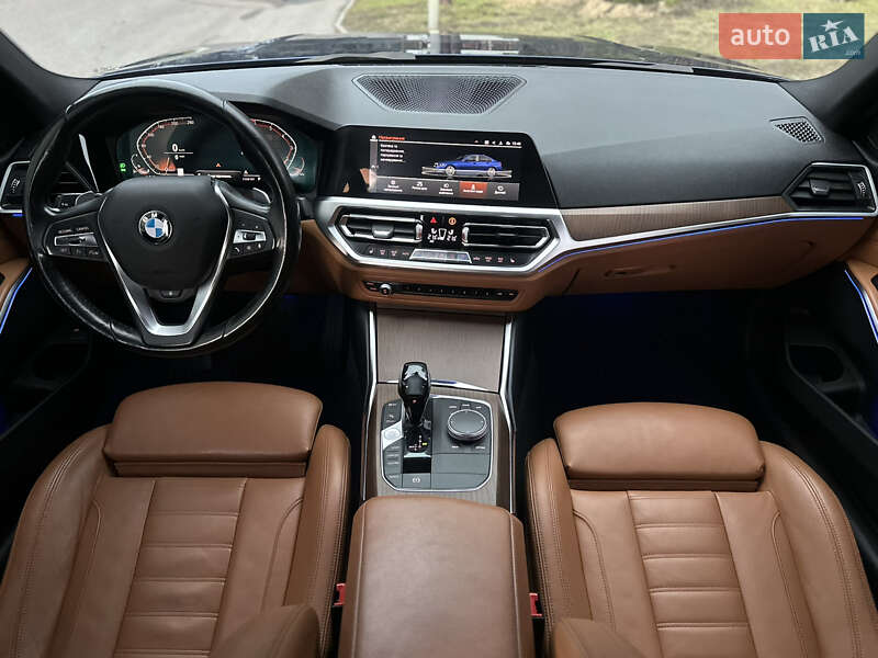 Седан BMW 3 Series 2019 в Киеве