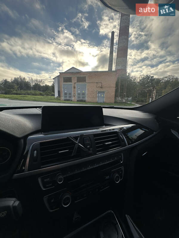Седан BMW 3 Series 2015 в Львове