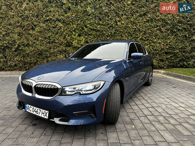 Седан BMW 3 Series 2022 в Луцке