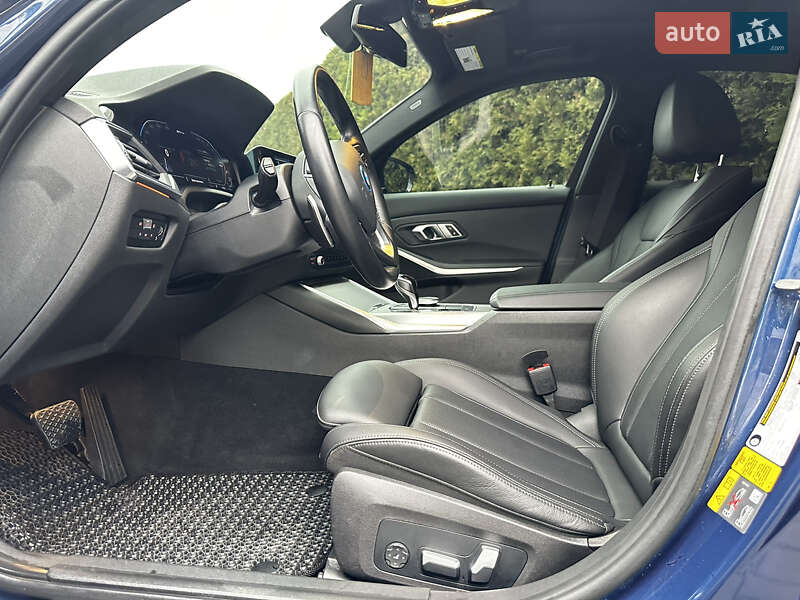 Седан BMW 3 Series 2022 в Луцке