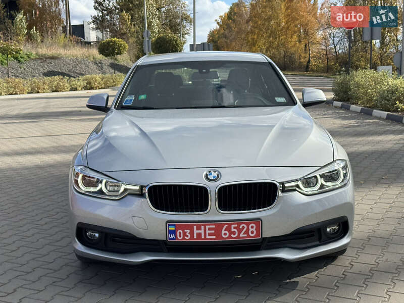 Седан BMW 3 Series 2017 в Хмельницком