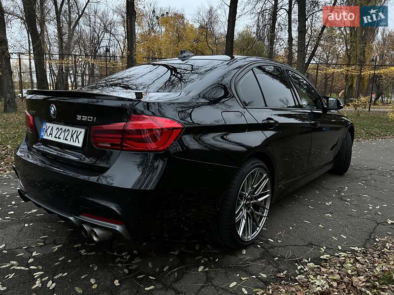 Седан BMW 3 Series 2018 в Киеве