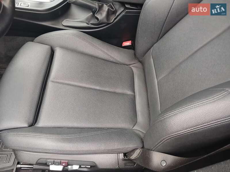 Седан BMW 3 Series 2017 в Киеве