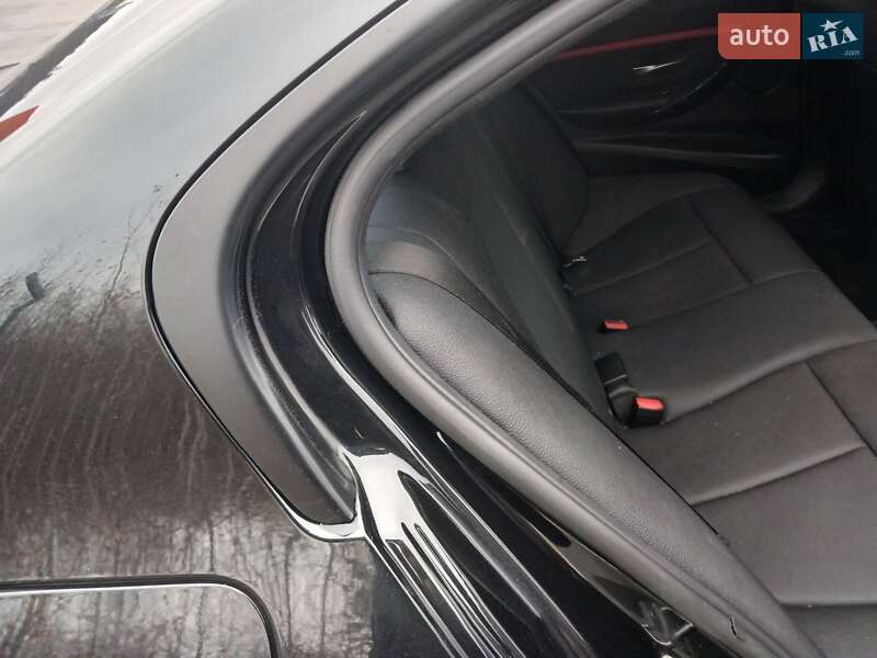 Седан BMW 3 Series 2017 в Киеве