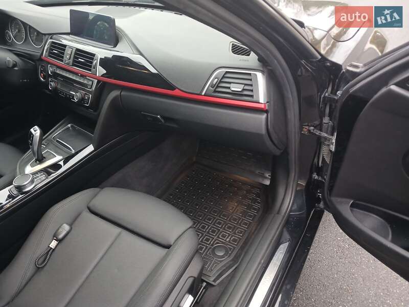Седан BMW 3 Series 2017 в Киеве