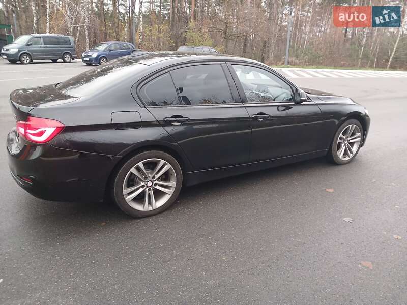 Седан BMW 3 Series 2017 в Киеве