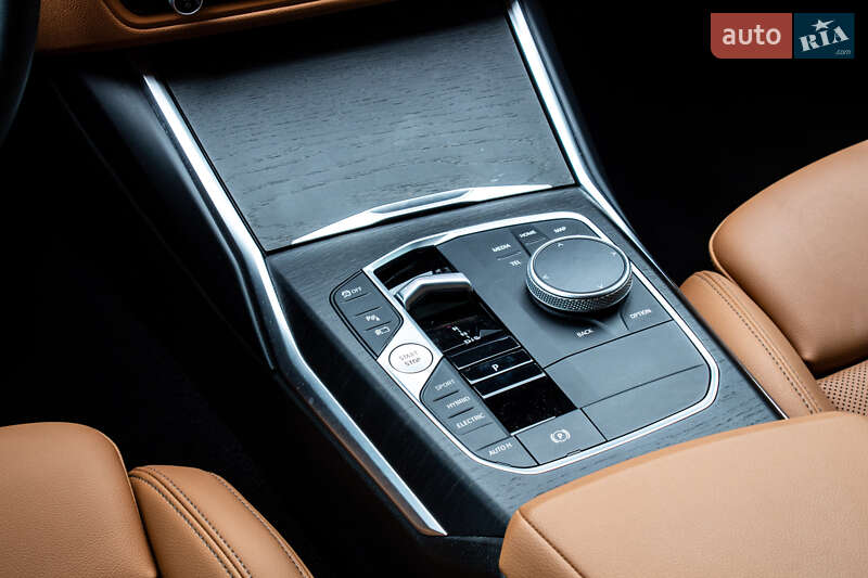 Седан BMW 3 Series 2022 в Львові