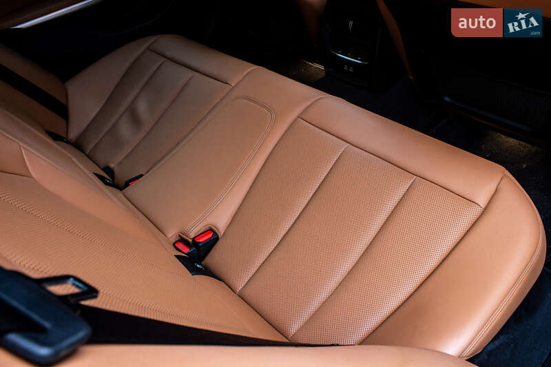 Седан BMW 3 Series 2022 в Львові