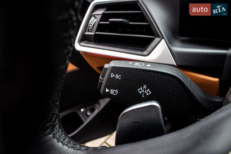 Седан BMW 3 Series 2022 в Львові