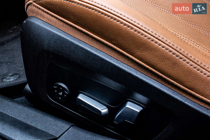 Седан BMW 3 Series 2022 в Львові