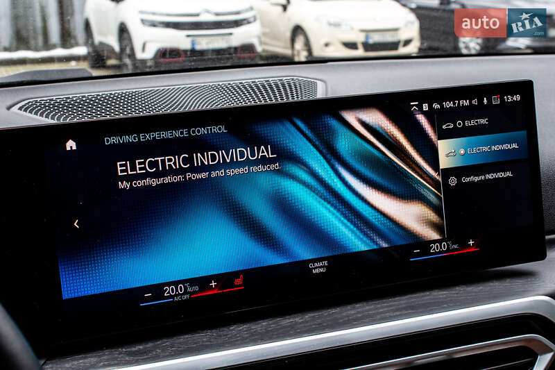 Седан BMW 3 Series 2022 в Львові