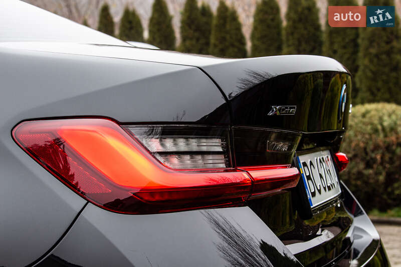 Седан BMW 3 Series 2022 в Львові