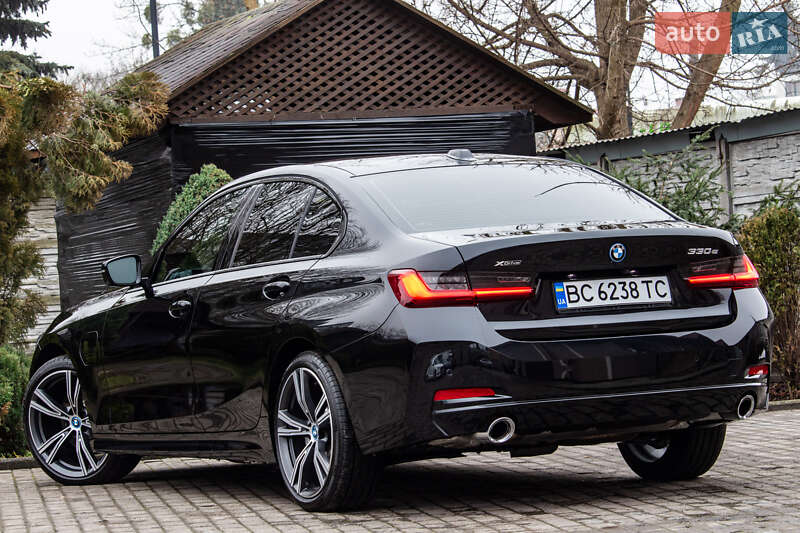 Седан BMW 3 Series 2022 в Львові