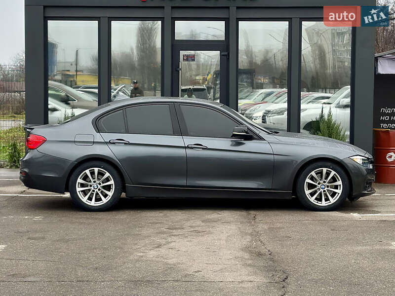 Седан BMW 3 Series 2015 в Кременчуге