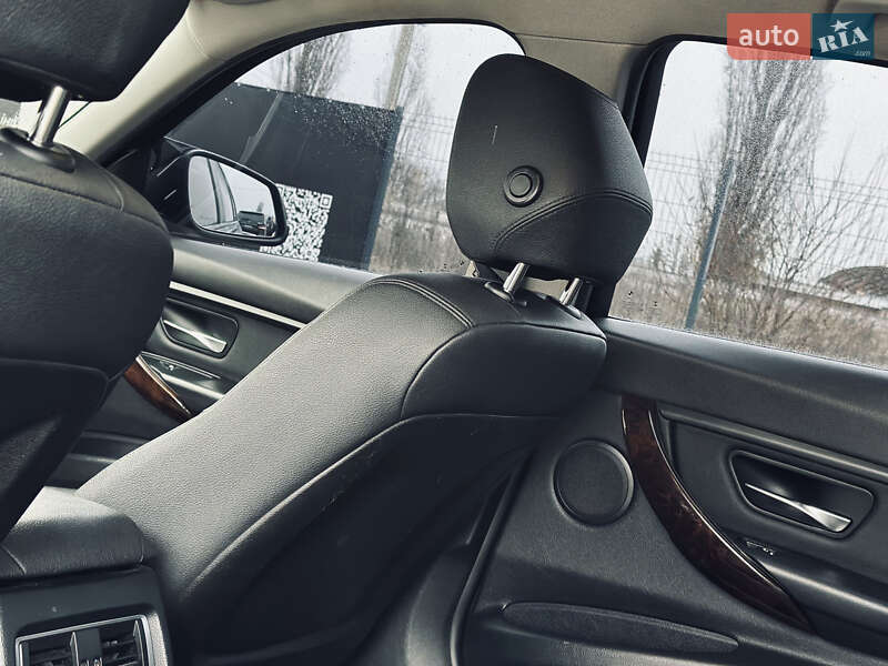 Седан BMW 3 Series 2015 в Кременчуге