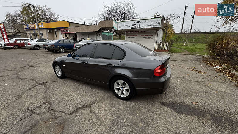 Седан BMW 3 Series 2005 в Белгороде-Днестровском