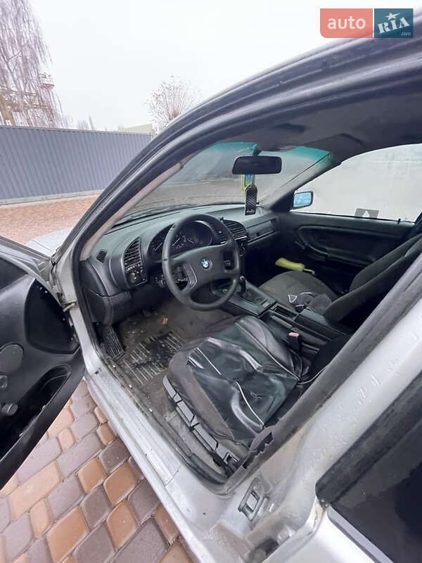 Седан BMW 3 Series 1991 в Броварах фото 9 Седан BMW 3 Series 1991 в Броварах