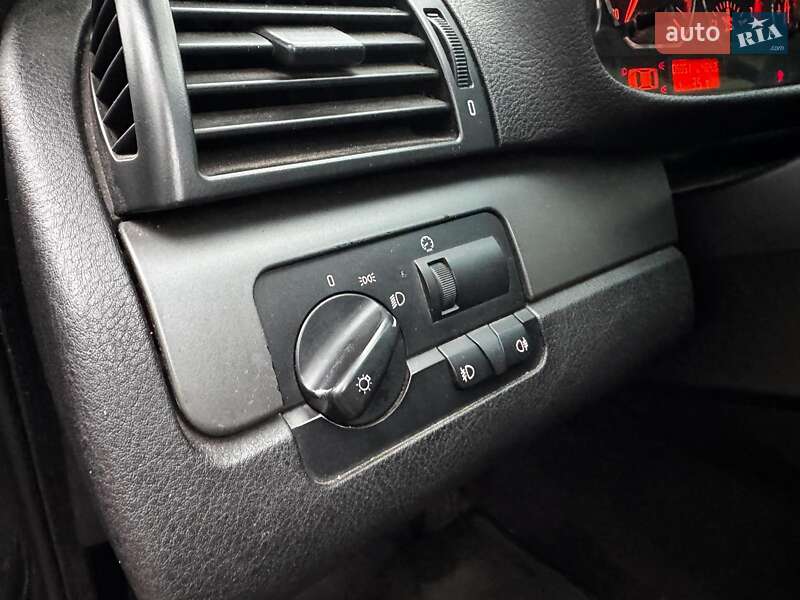 Седан BMW 3 Series 2001 в Киеве