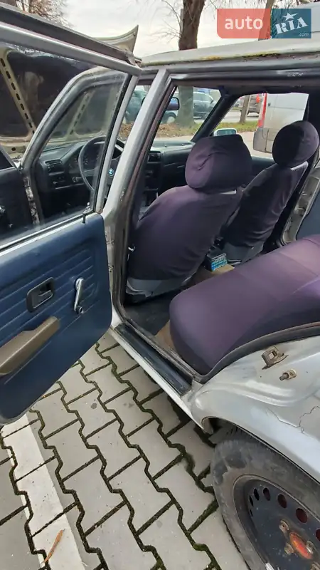 BMW 3 Series 1987 VIN WBAAC510701758724 фото оголошення 9 з 49