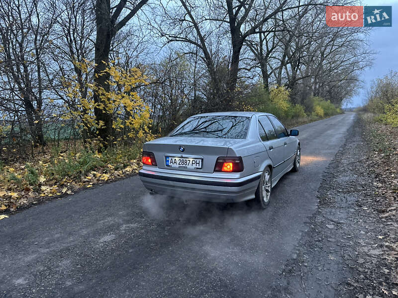 Седан BMW 3 Series 1997 в Сквире