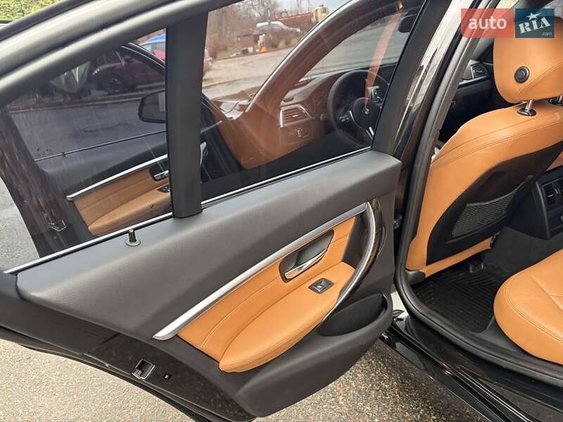 Седан BMW 3 Series 2018 в Киеве