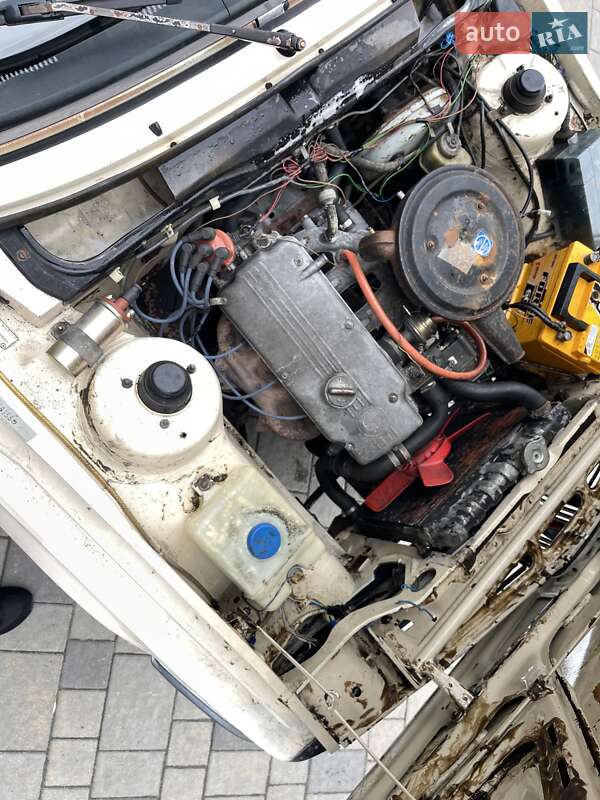 Седан BMW 3 Series 1983 в Харькове