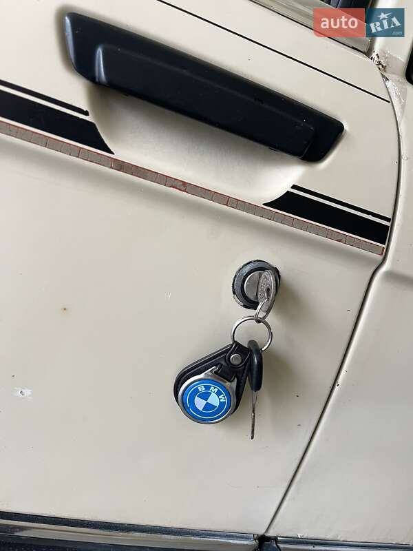 Седан BMW 3 Series 1983 в Харькове