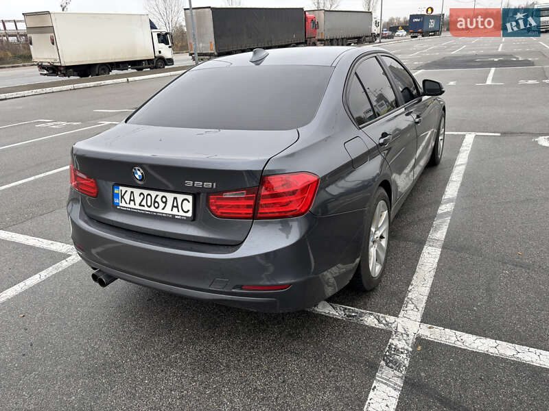 Седан BMW 3 Series 2013 в Киеве