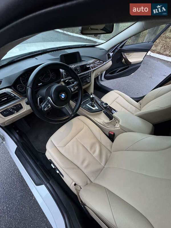 Седан BMW 3 Series 2017 в Хмельнике