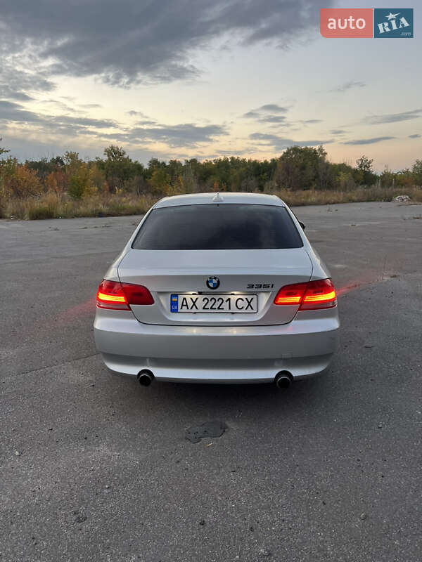 Купе BMW 3 Series 2009 в Харькове