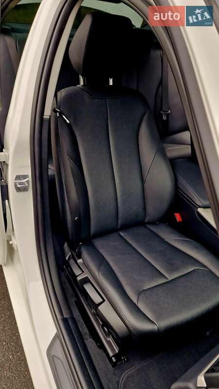 Седан BMW 3 Series 2018 в Києві