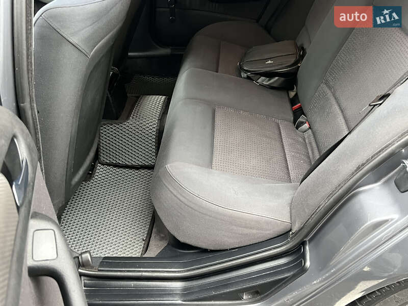 Седан BMW 3 Series 2002 в Чернігові