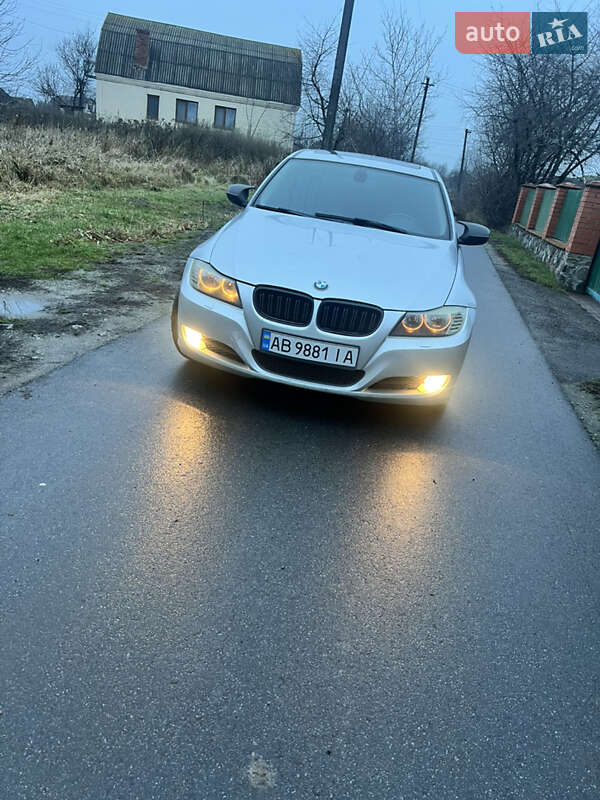 Седан BMW 3 Series 2011 в Калинівці