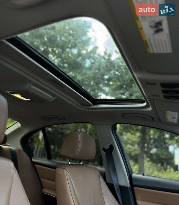 Седан BMW 3 Series 2011 в Днепре