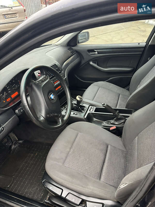 Седан BMW 3 Series 2002 в Киеве