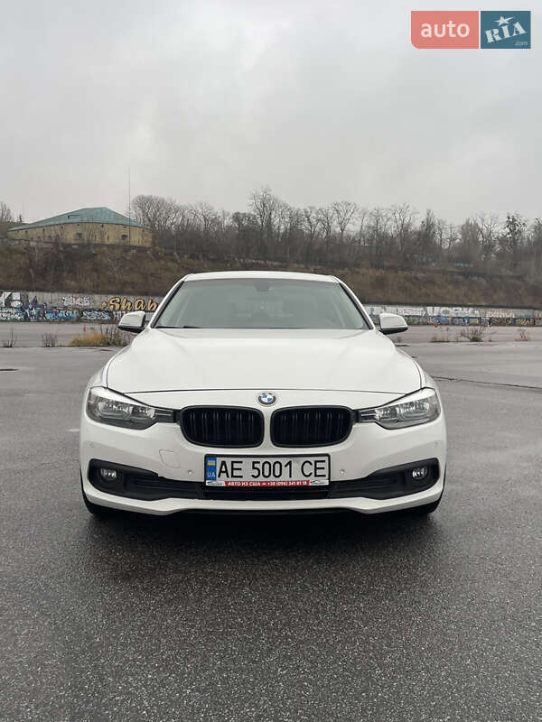 Седан BMW 3 Series 2015 в Бобрику