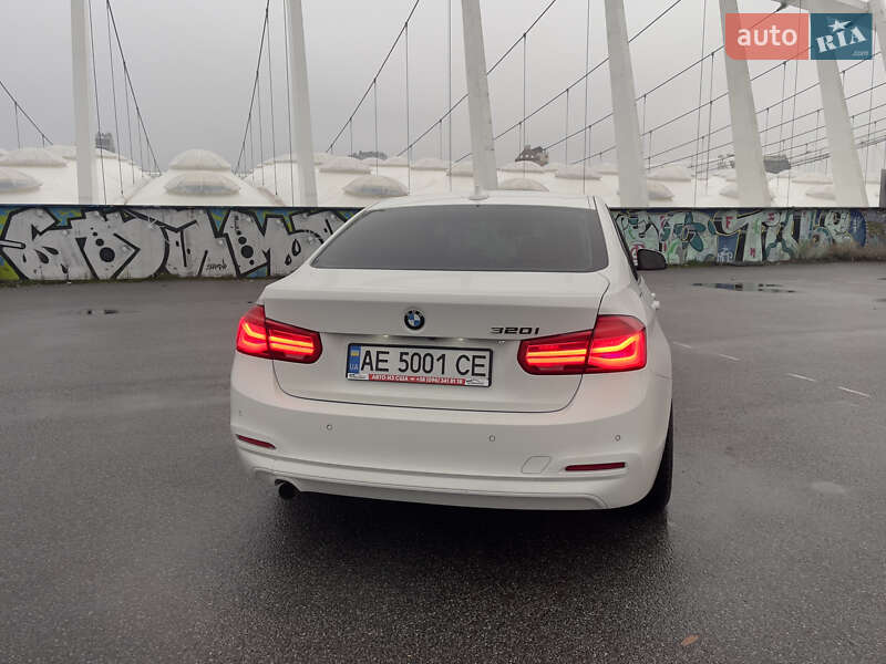 Седан BMW 3 Series 2015 в Бобрику