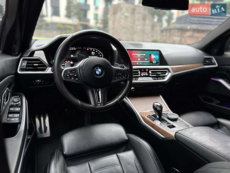 Седан BMW 3 Series 2019 в Киеве