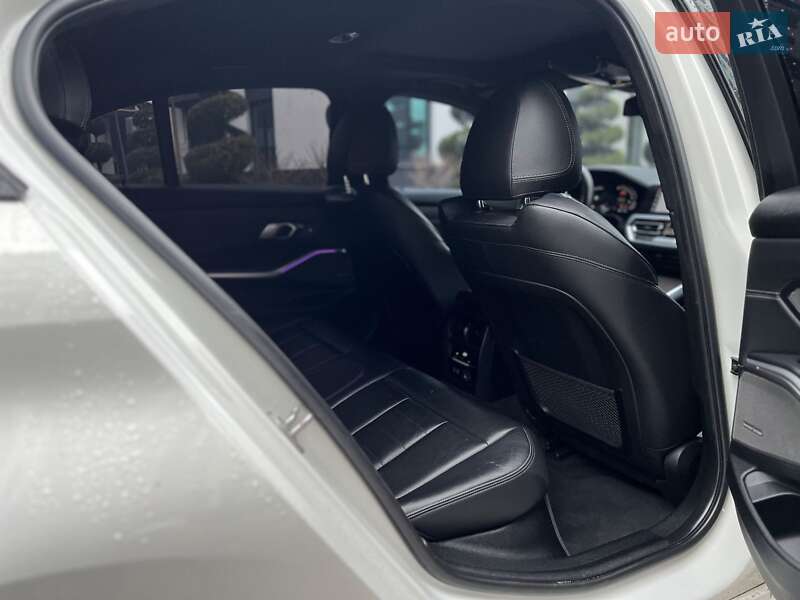Седан BMW 3 Series 2019 в Киеве