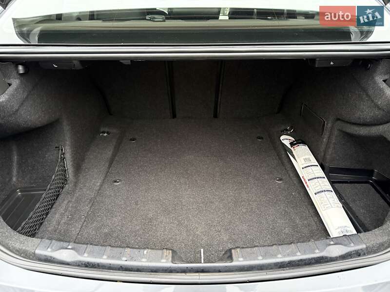 Седан BMW 3 Series 2013 в Киеве