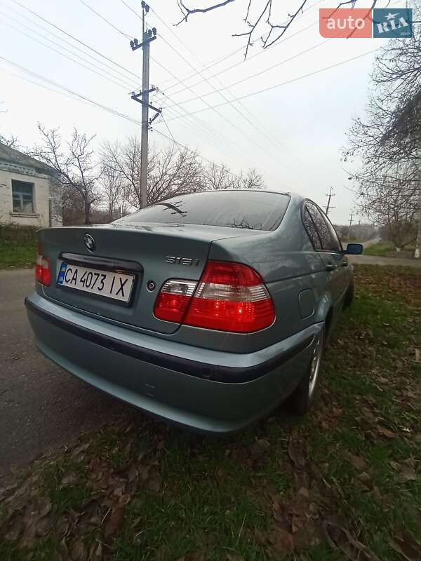 Седан BMW 3 Series 2004 в Новоархангельске