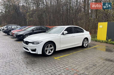 Седан BMW 3 Series 2014 в Львові