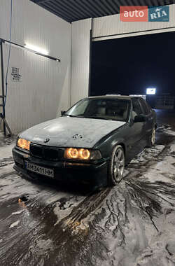 Седан BMW 3 Series 1993 в Броварах