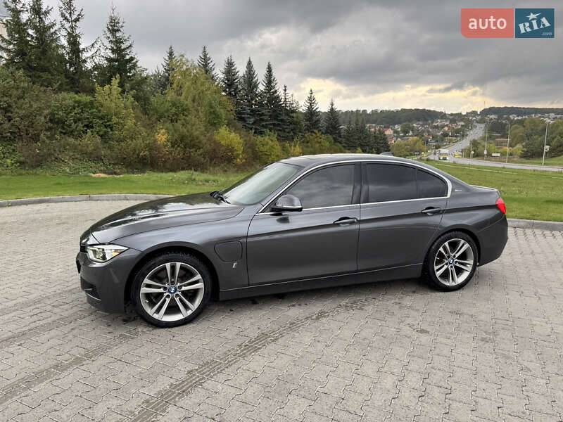Седан BMW 3 Series 2017 в Зборове