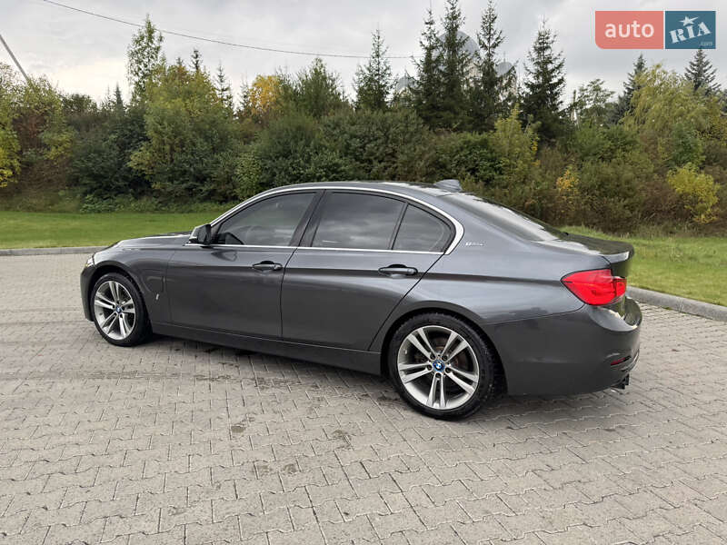 Седан BMW 3 Series 2017 в Зборове