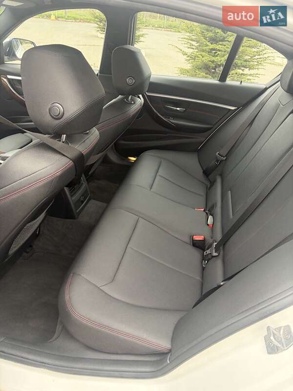 Седан BMW 3 Series 2017 в Одессе