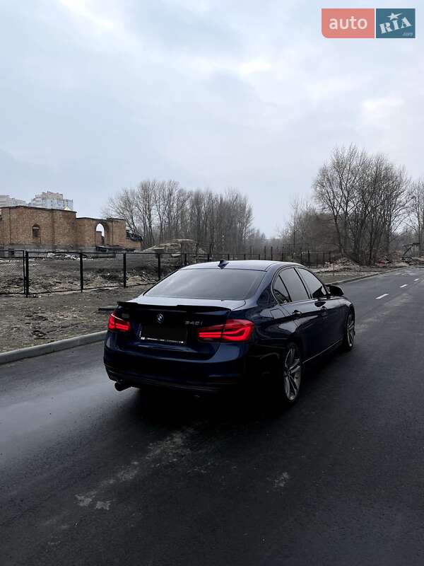 Седан BMW 3 Series 2016 в Черкасах